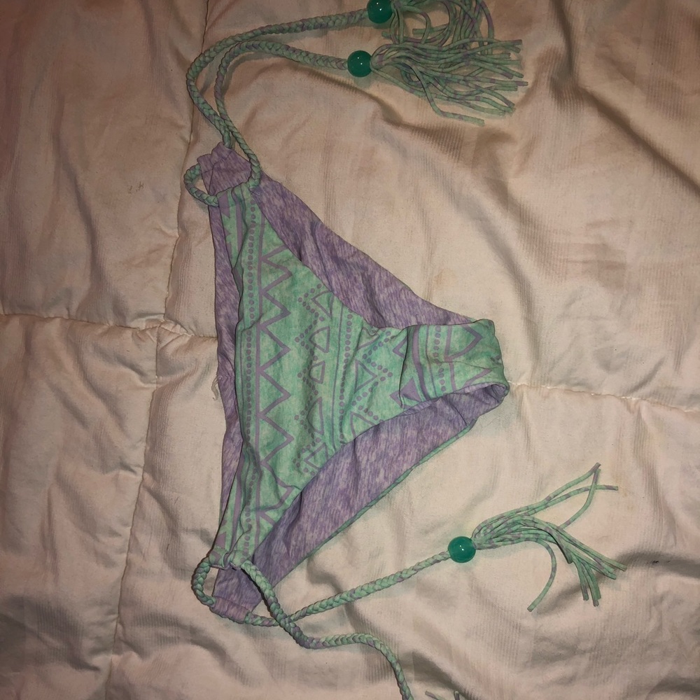 Reversible bathing suit bottoms